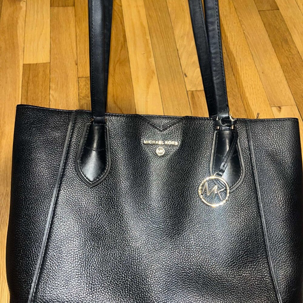 Micheal Kor's Official Brand NEW Black Signature Purse